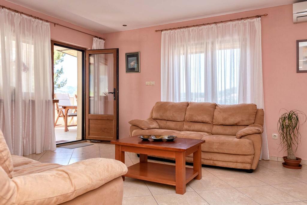 Deluxe Jelsa Apartment Luaran gambar